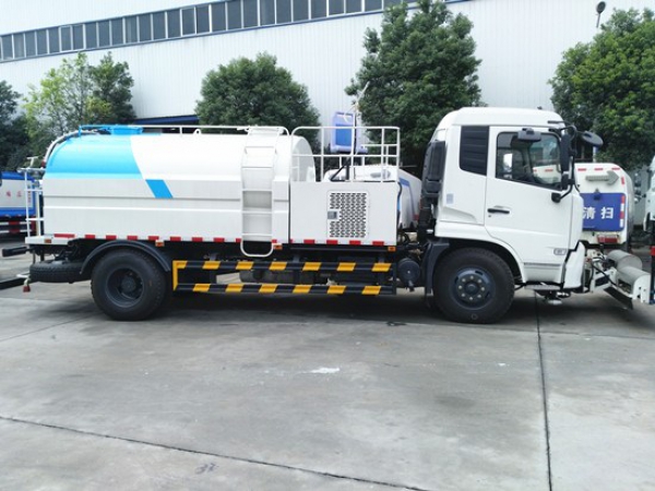 東風(fēng)天錦清洗車(chē)（8）方型清洗車(chē)